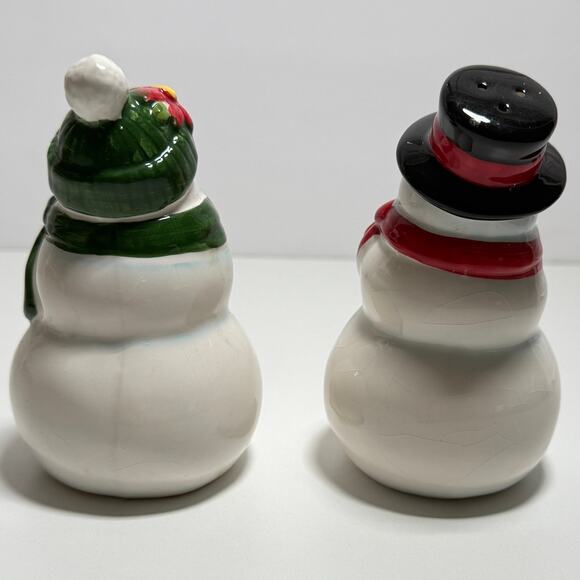 The Snowmen Pair Ceramic Novelty Collectible Salt & Pepper Shakers Original 2006 - Picture 2 of 12